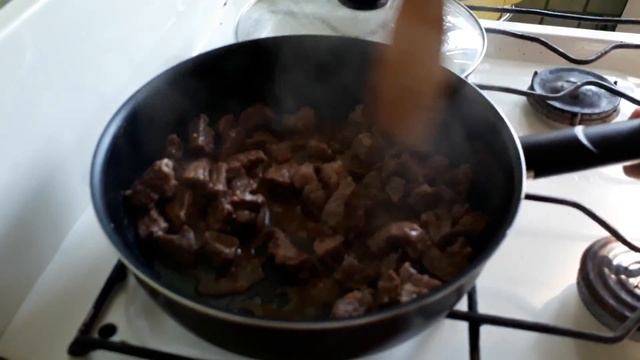 Тушеная фасоль с мясом и овощами