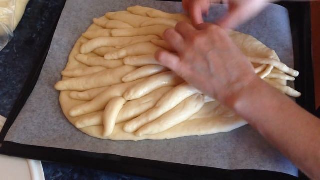 Хала-колосья на шавуот [Кухня с акцентом] от Натии Шаташвили смотреть онлайн