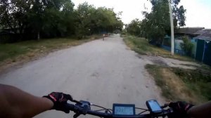 прогулка не спеша на велосипеде с мотор колесом 250 ватт