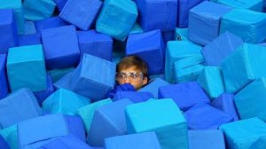 Камуфляжная Игра Among Us В Реальной Жизни !