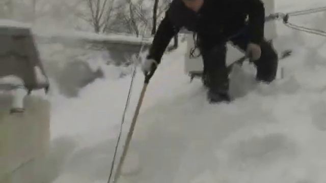 уборка снега с крыш смотреть онлайн