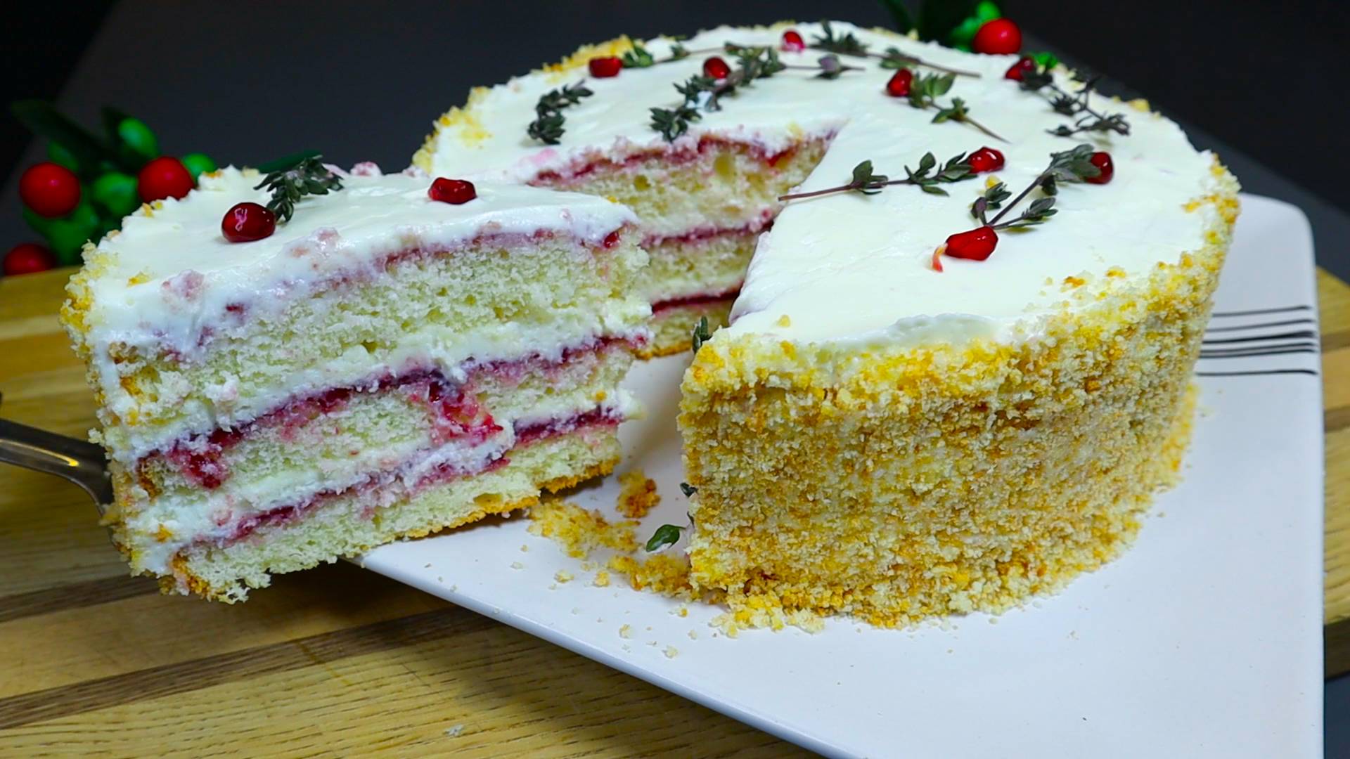 Это настолько вкусно, что я готовлю его каждые выходные! Ягодный торт который тает во рту.