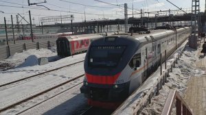ЭП2Д 0073 отправляется со станции Рижская