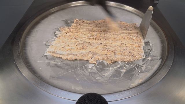 Ice Cream Rolls | how to make kinder bueno white Chocolate rolled fried Ice Cream | satisfying ASMR смотреть онлайн