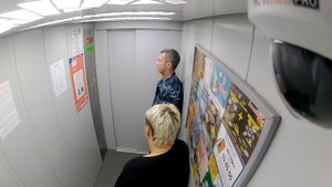 ТЫ БЫ СМОГ? РЕАКЦИЯ ЛЮДЕЙ НА СИНДРОМ ТУРЕТТА В ЛИФТЕ