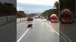 Спасение на ледяной дороге.