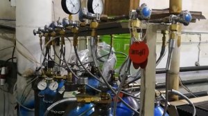 Самодельная газовая рампа для волоконного лазера на 6 12 баллонов для азота кислорода