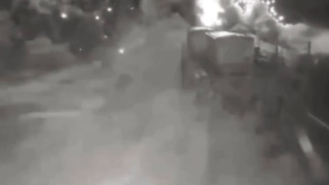 ⚡️ Момент подрыва Каховской ГЭС. смотреть онлайн