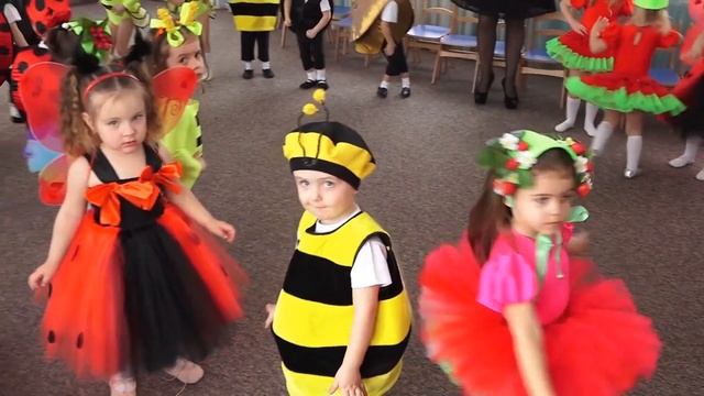 Танец для бабушки. Ясельная группа детсада № 160 г. Одесса 2020 смотреть онлайн