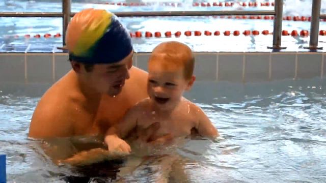 В бассейн с ребенком / ТИРВАС / КИРОВСК смотреть онлайн