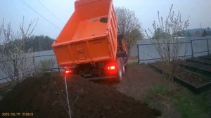 Доставка земли МАЗ 15 тонн полный кузов