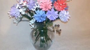 Цветы  из шишек  и не только - несколько вариантов осеннего декора.