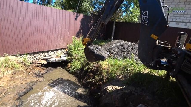 Как отвести воду с участка? Закрываем ямы в которых стоит вода. смотреть онлайн