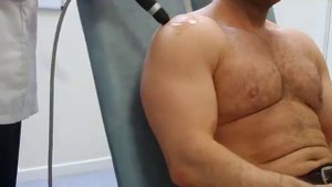 Лечение тендинита надостной мышцы с ShockMaster 300