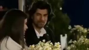 Берен Саат и Энгин Акюрек поют