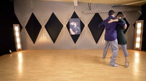 TANGO STEPS:  "Paradas"  complete combination with "Sandwich" step.