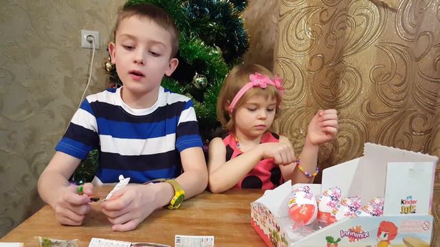 Киндер Сюрпризы Инфинимикс Планета джунглей распаковка. Unboxing Kinder Surprise