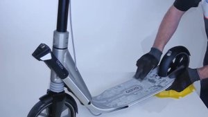 Comment changer le grip du deck sur les trottinettes Town7, Town7XL et Town9 ?
