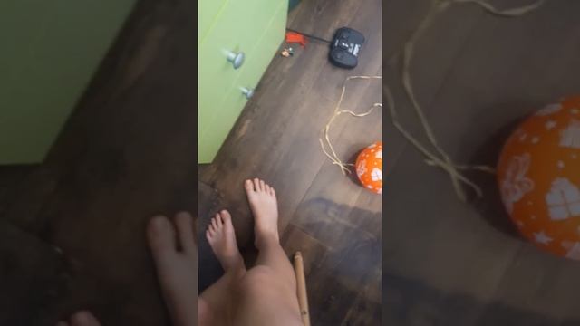 Экран телефона VS гантели (2кг) часть 1 смотреть онлайн