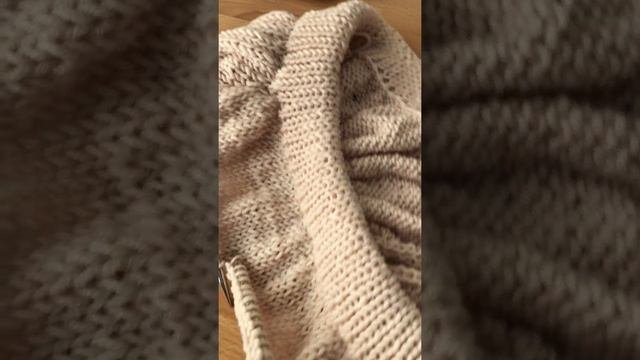 Новый вязаный свитер. Меринос, реглан сверху, двойная горловина, с посадкой на 1 плечо