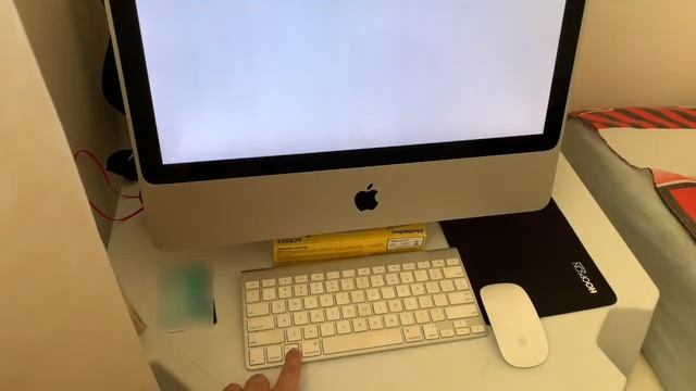 Iniciando um iMac usando o teclado bluetooth original (boot pelo Option por exemplo) смотреть онлайн