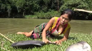 Primitive Life - Smart Girl's Unique Fishing Catch 2 Giant Fish - Cooking Big Fish For Food