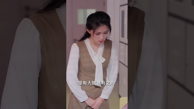 【Multi  Sub】六年前遭人設計一夜荒唐。 六年後她攜天才雙胞胎萌寶強勢回歸。 誓要讓當初算計她欺辱她的人血債血償。 當她大仇得報，卻被禁錮在了那個令人聞風喪膽的男人的懷抱。 #甜寵 #總裁