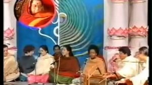 Рага Бхуп (для Агнии). Исполняет Арун Апте в присутствии Шри Матаджи.