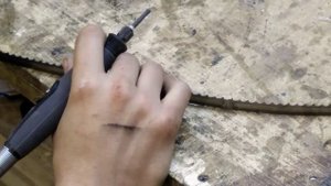 Заточка ленточного полотна для ленточной пилы.