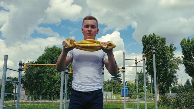 Как быстро накачать бицепсы ( в домашних условиях)
