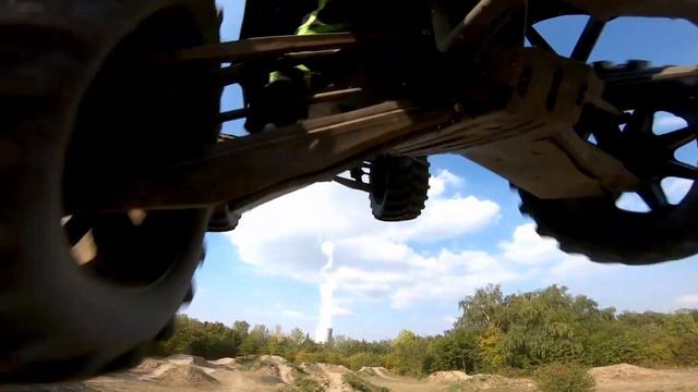 FPV drones vs RC car смотреть онлайн