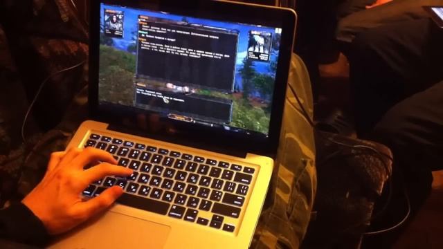 S.T.A.L.K.E.R.: Shadow of Chernobyl on MacBook Pro (mc700) смотреть онлайн