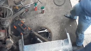 меняем шкворня на ман ЭВАКУАТОР 8 ТОНН
