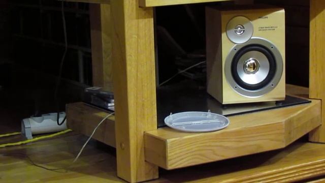 Полочная акустика Philips, CD Onkyo 6850 и усилителя Technics 660 смотреть онлайн