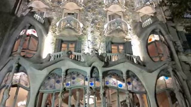 Casa Batlló , one of Gaudí's most famous buildings in Barcelona Casa Batlló | смотреть онлайн
