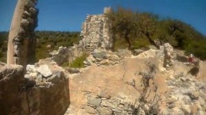 Остров Клеопатры, Турция. Развалины храма 12 века. Голодные козы.
