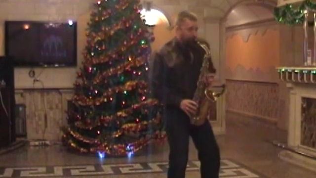 Jingle Bells ( 2 года и 8 месяцев занятий на саксофоне).Мультиинструменталист Олег Переверзев.