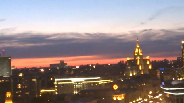 красивый триколор в небе над Москвой / beautiful tricolor in the sky over Moscow