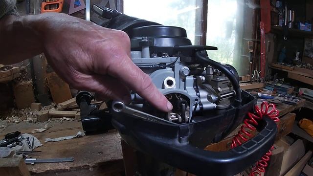 Регулировка клапанов лодочного мотора Suzuki DF2,5 Двигатель проработал 35 часов после ремонта. смотреть онлайн