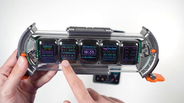 Пиксельное БЕЗУМИЕ | Что ты такое, Divoom Times Gate?! смотреть онлайн