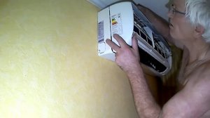 Монтаж внутреннего блока кондиционера после мойки/ чистки.Нужна только отвёртка. Guru from the USSR