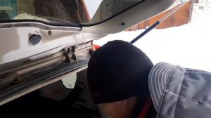 Перестал открываться багажник на НИССАН НОТЕ 2007 г. do not open the trunk on the NISSAN NOTE 2007