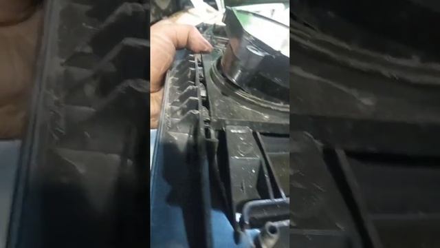 как снять зеркало на Рено Премиум. смотреть онлайн