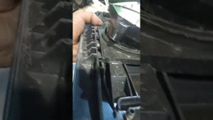 как снять зеркало на Рено Премиум.