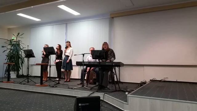 А жизнь моя негожая, на листопад похожая. смотреть онлайн