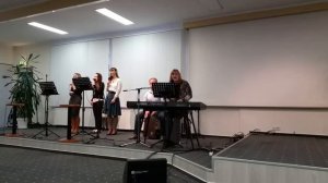 А жизнь моя негожая, на листопад похожая.