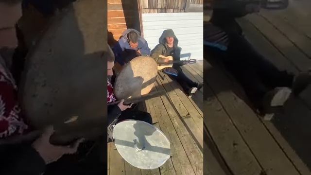 Отдых, после трудной смены смотреть онлайн