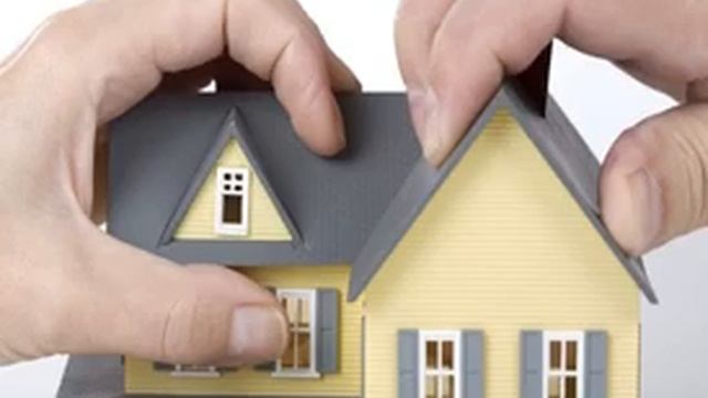Может ли собственник квартиры выписать прописанного родственника