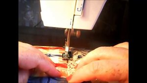 Лапка для соединения двух слоев ткани