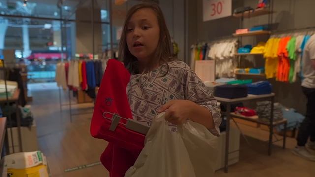 Модный ЧЕЛЛЕНДЖ!  Два крутых образа за 4500 ₽! Одна в ОГРОМНОМ ТЦ! Стильный детский образ